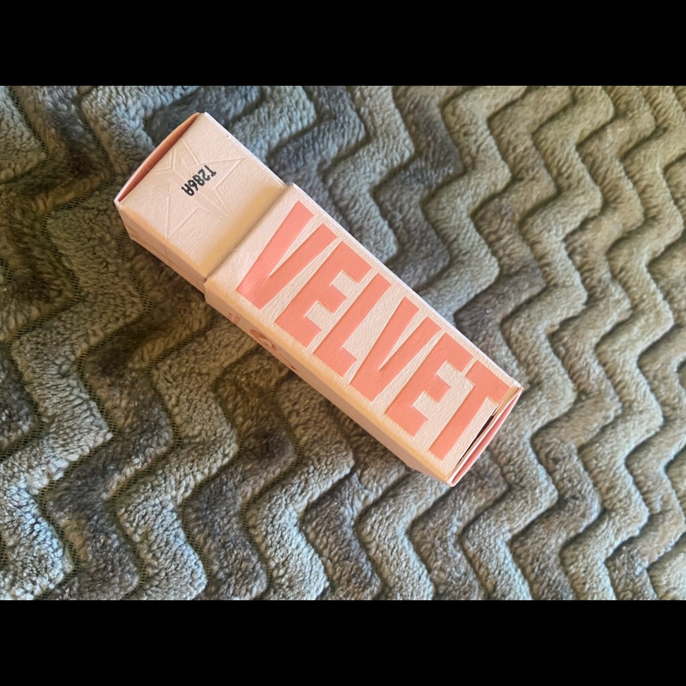 Jeffree Star Velvet Trap Dominatrix